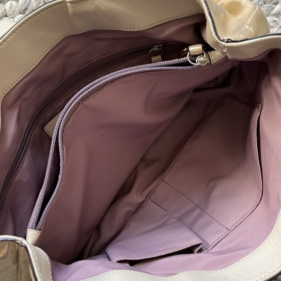 Coach metallic gold Soho East West leather shoulder bag - Picture 8 of 11